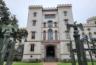 Old State Capitol Bldg Front